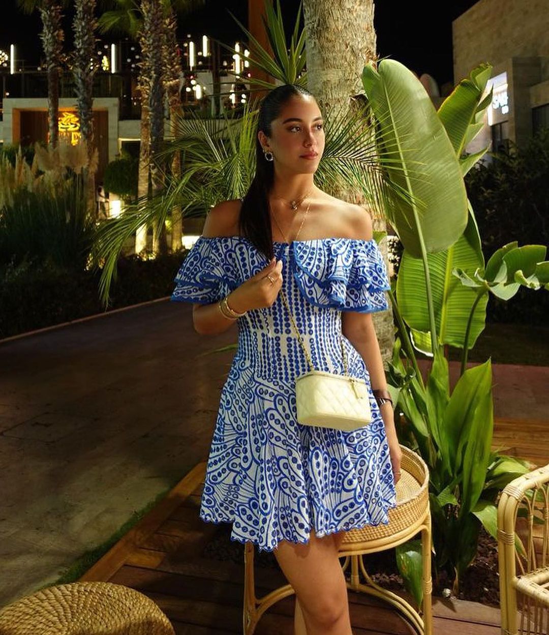 Vestido Mini Bordado Ombro a Ombro Leve e Fresco