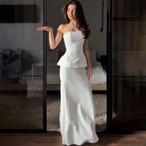 Conjunto Feminino Elegante com Top Faixa e Saia – 2 Peças