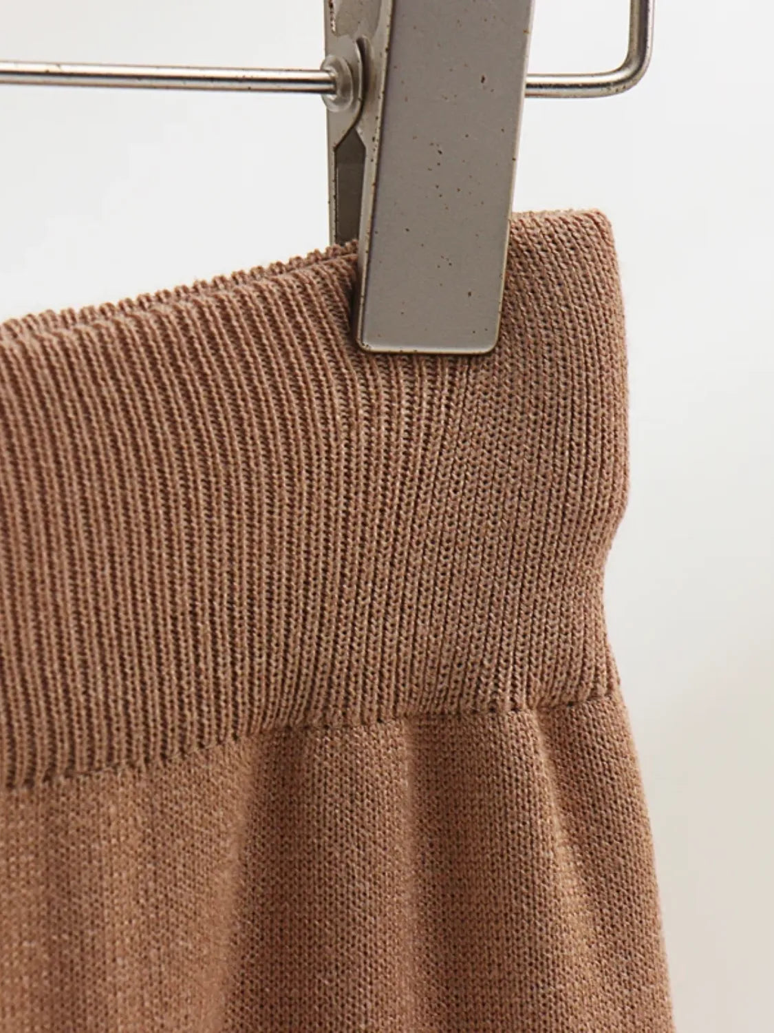 Conjunto Feminino de Tricô com Suéter de Gola Alta Listrado e Calça Confortável - Tarcila