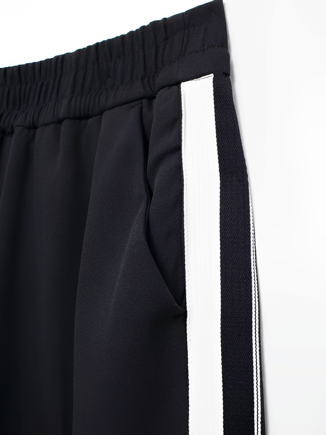 Conjunto Feminino Casual Esportivo com Jaqueta de Zíper e Calça com Listras Brancas Laterais  – Fernanda