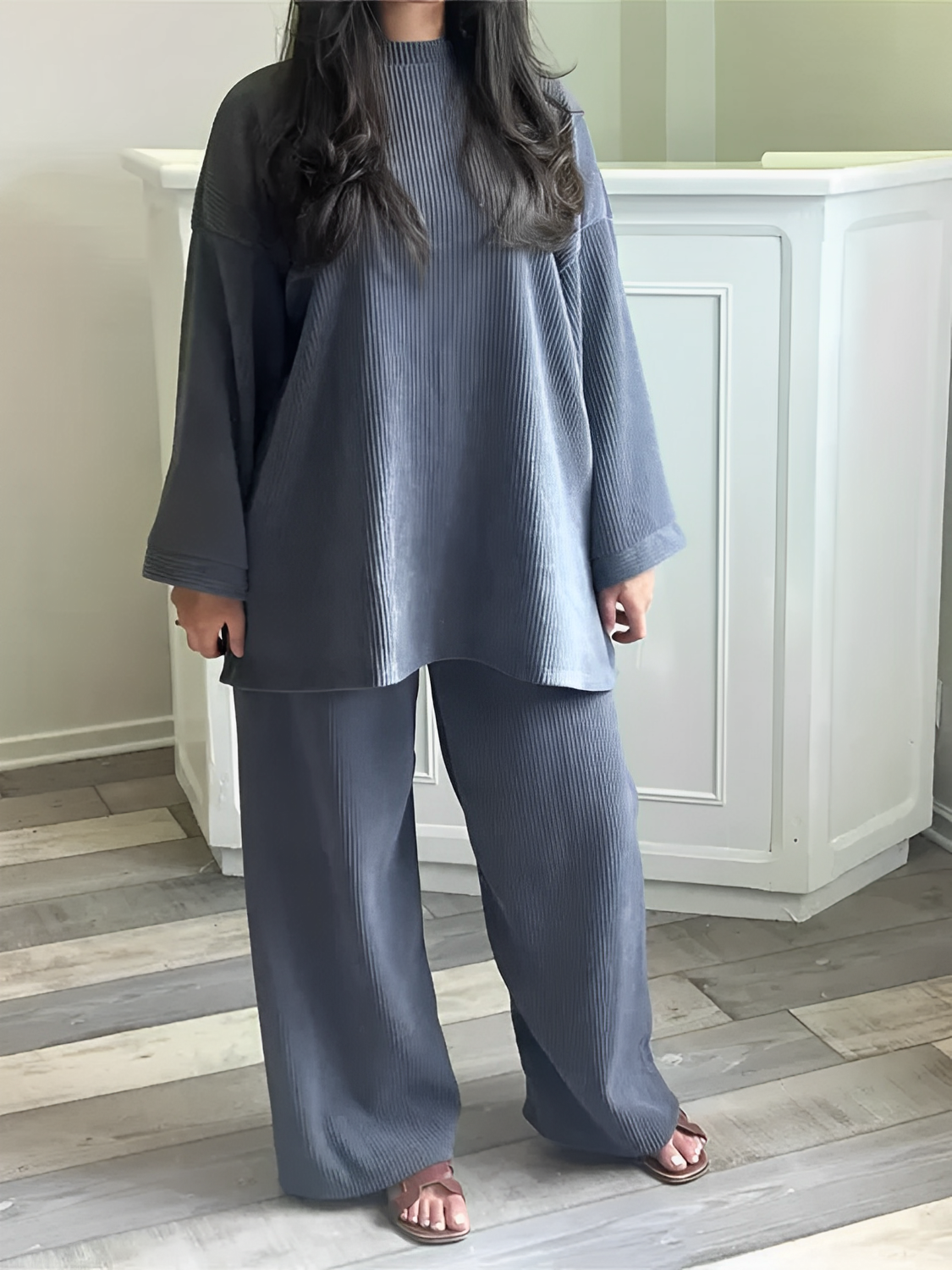 Conjunto Feminino de Veludo Cotelê com Suéter Oversized e Calça Wide Leg – Indira