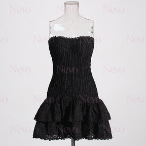 Vestido Mini Tomara que Caia com Babados e Bordado de Margaridas