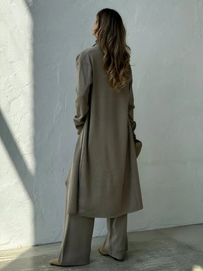 Conjunto Feminino de 3 Peças com Blusa Canelada Gola Alta Calça Pantalona de Cintura Elástica e Cardigan Alongado - Lolla