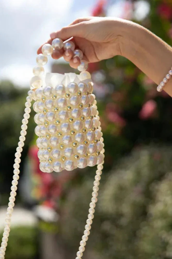 Bolsa Renate Modelo Saco com Detalhes em Pérolas
