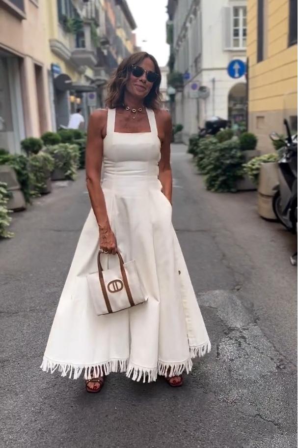 Vestido Longo Boho Branco com Franjas e Bolsos