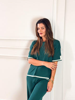 Conjunto Feminino em Viscose com Blusa Mullet de Manga Curta e Calça Cintura Alta com Fenda na Barra - Mirtes