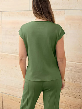 Conjunto Feminino em Viscose com Blusa Mullet de Manga Curta e Decote Redondo e Calça Confortável - Lorena