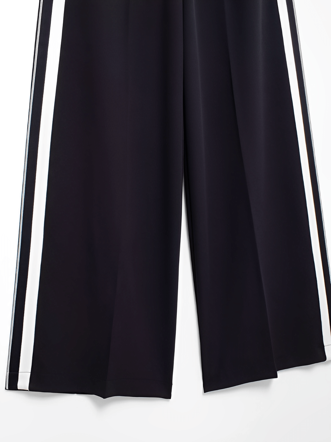 Conjunto Feminino Casual Esportivo com Jaqueta de Zíper e Calça com Listras Brancas Laterais  – Fernanda