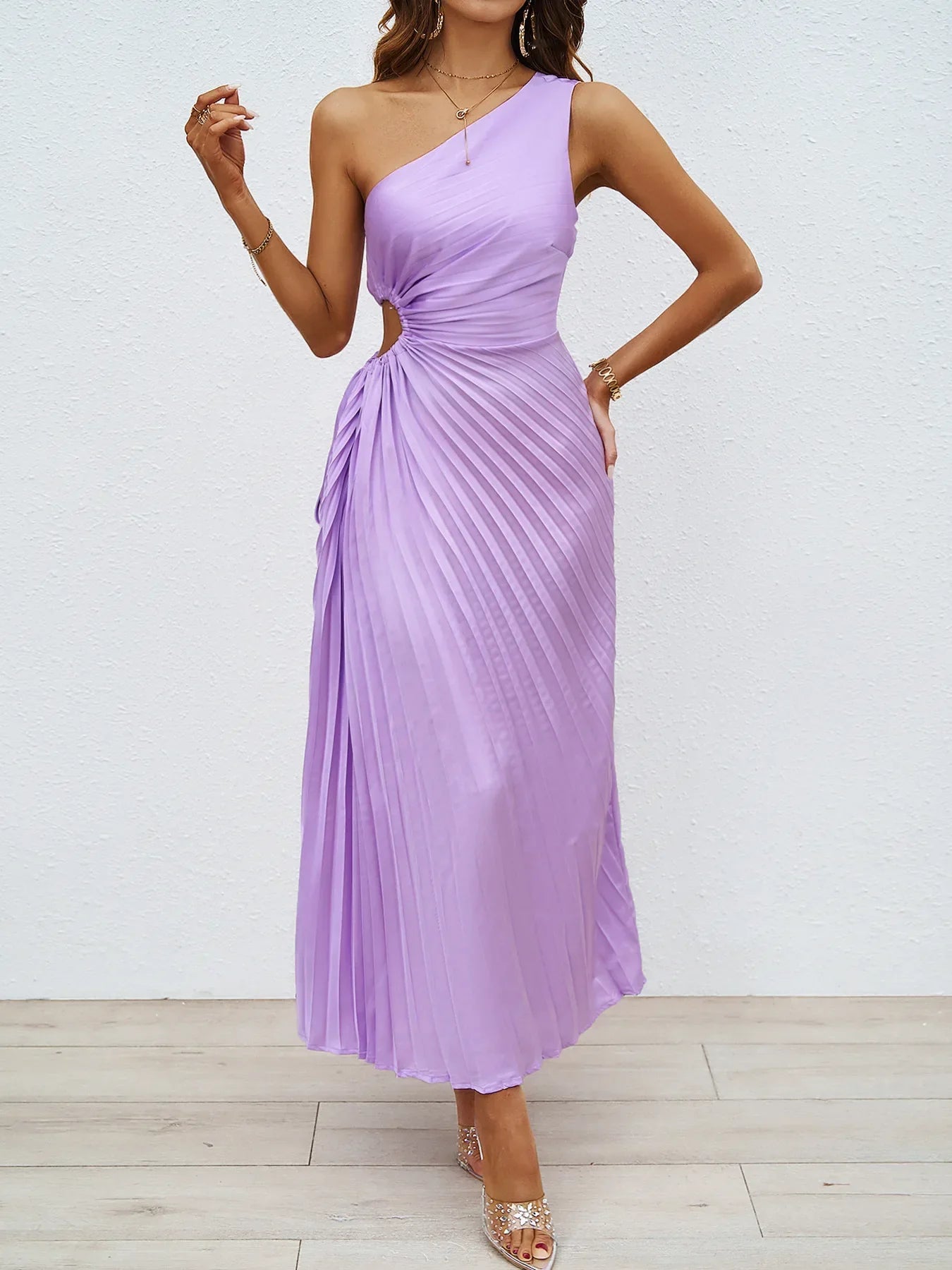 Vestido Feminino Ombro Único com Pregas e Recortes