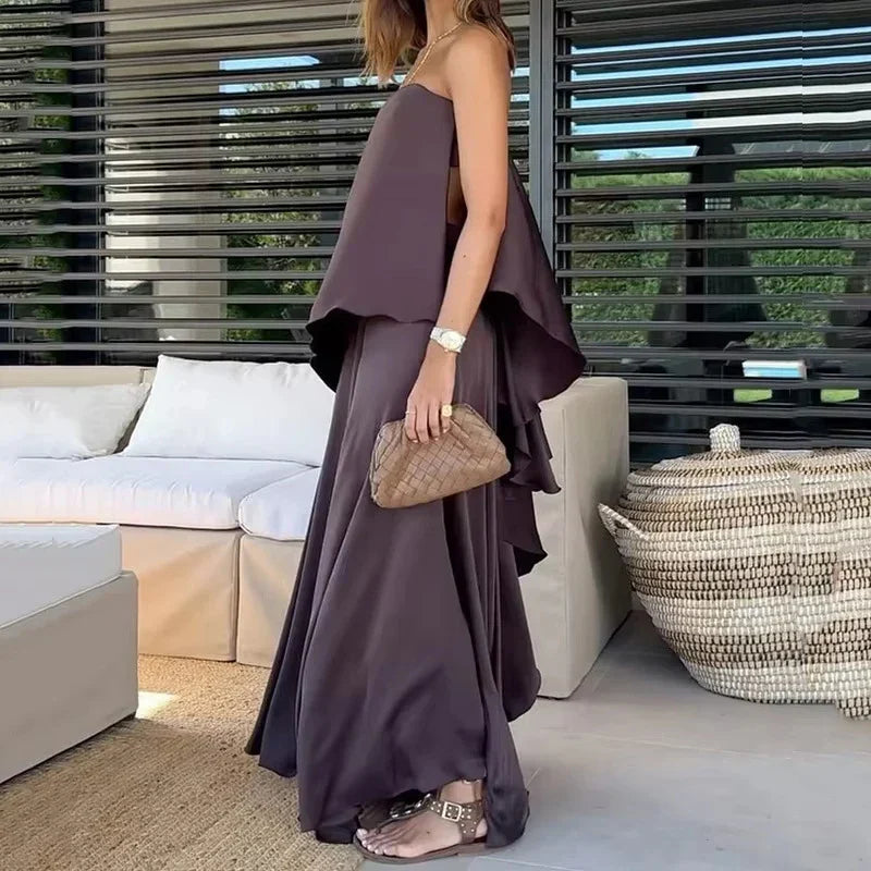 Conjunto Feminino Elegante Calandra – Tom Sólido com Top Tomara-que-Caia Assimétrico e Saia Longa Solta