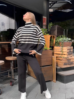 Conjunto Feminino de Tricô com Suéter de Gola Alta Listrado e Calça Confortável - Tarcila