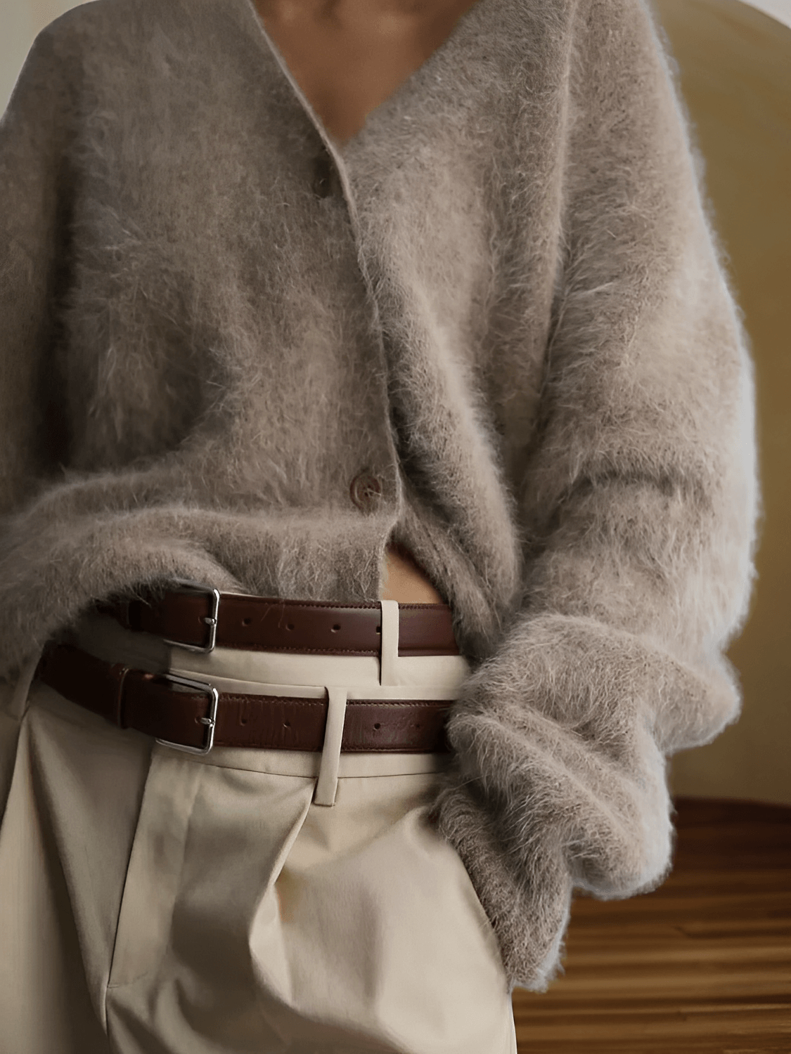 Cardigan Feminino em Tricô Peluciado com Decote V e Fechamento em Botões - Isabel