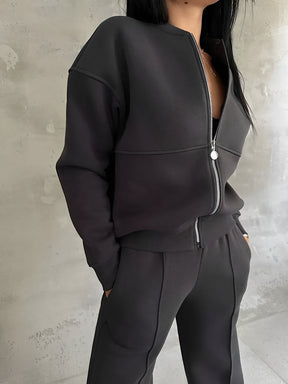 Conjunto Feminino com Jaqueta de Zíper e Calça Reta com Bolsos - Bruna