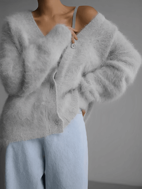 Cardigan Feminino em Tricô Peluciado com Decote V e Fechamento em Botões - Isabel