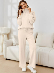 Conjunto Feminino com Suéter Gola Alta Ajustável e Calça Cintura Média com Ajuste de Cordão - Alessandra