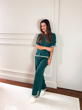 Conjunto Feminino em Viscose com Blusa Mullet de Manga Curta e Calça Cintura Alta com Fenda na Barra - Mirtes