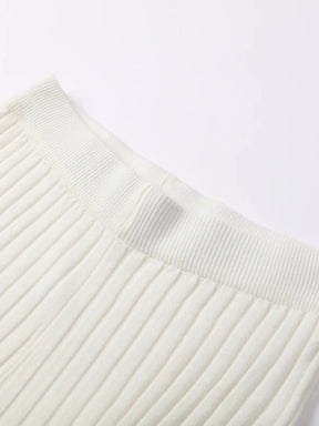 Conjunto Feminino de Tricô Canelado com Suéter de Gola Alta e Calça Flare de Cintura Alta - Luna