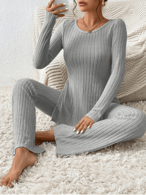 Conjunto Feminino em Tricô Canelado com Blusa Mullet Manga Longa com Fendas Laterais e Calça Flare com Cintura Alta Elástica - Sabrina