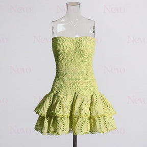 Vestido Mini Tomara que Caia com Babados e Bordado de Margaridas