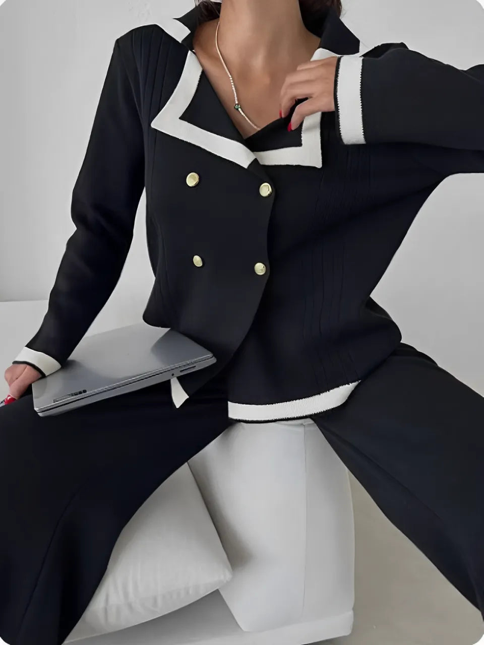 Conjunto Feminino com Casaco Manga Longa com Botões Transpassados e Calça de Cintura Alta - Melinda